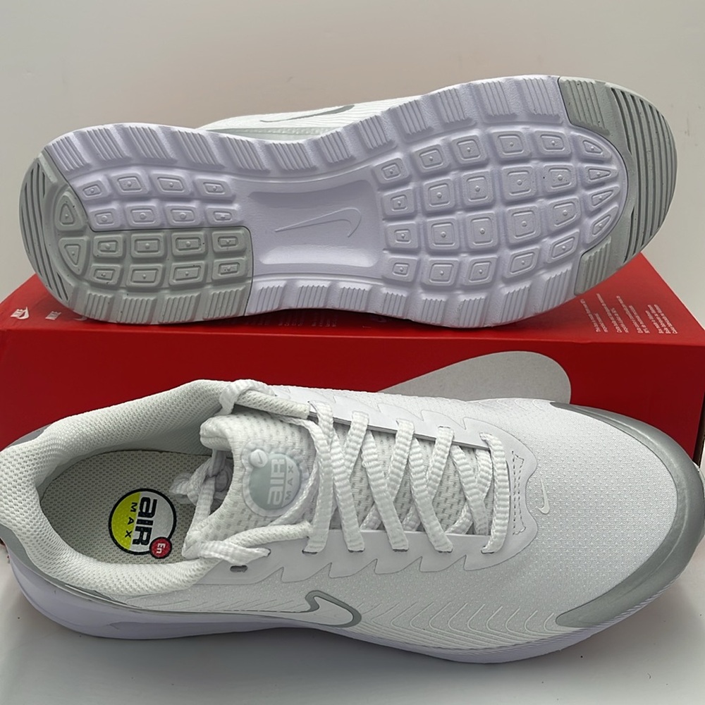 Nike WMNS Air Max Nuaxis
White/Pure Platinum/Metallic
Silver/White
HF1233-101 - Picture 6 of 16